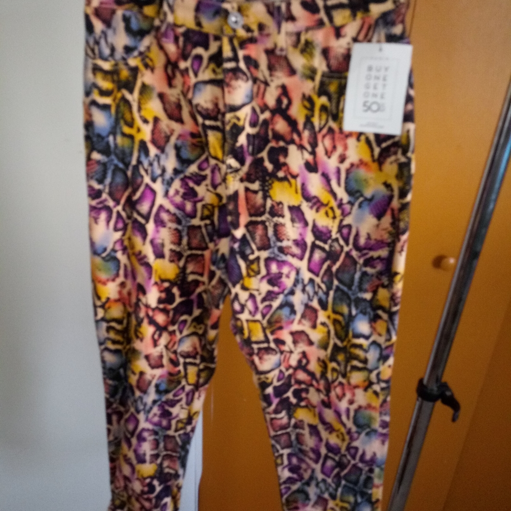 Snake printed high rise
